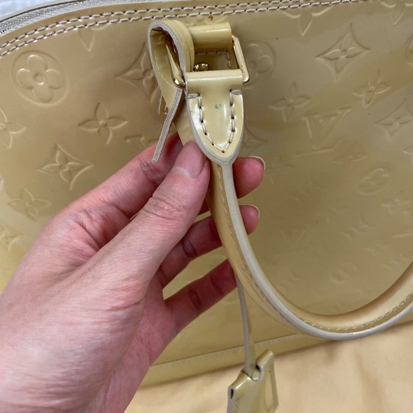 Louis Vuitton (Blanc Corail color) Alma GM Monogram Bag (from 2011) - Picture 14 of 16